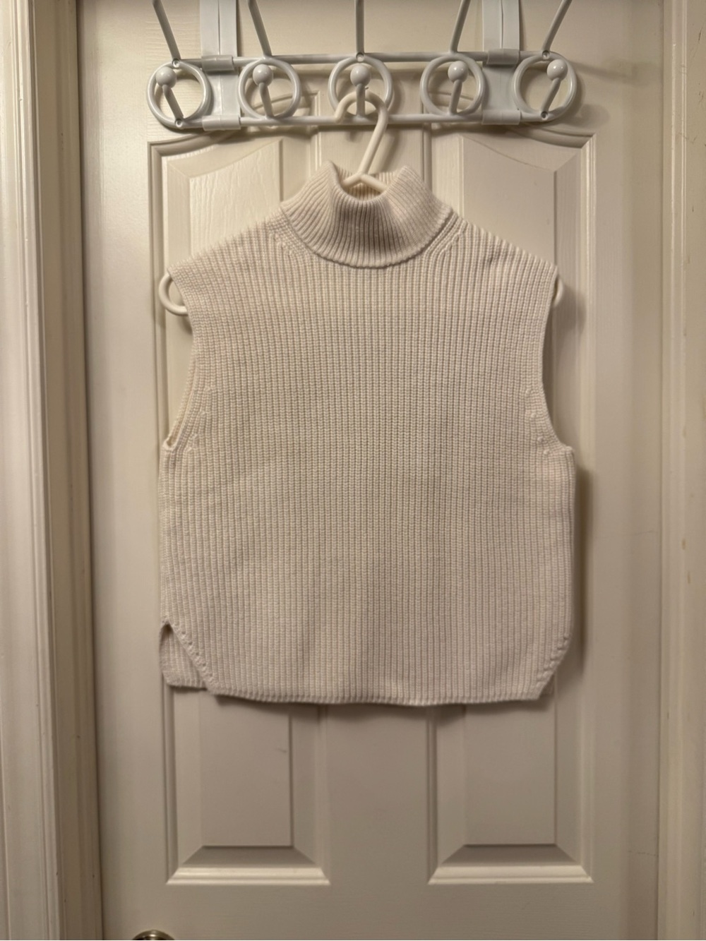 Abercrombie - Sleeveless Turtleneck Knit Sweater